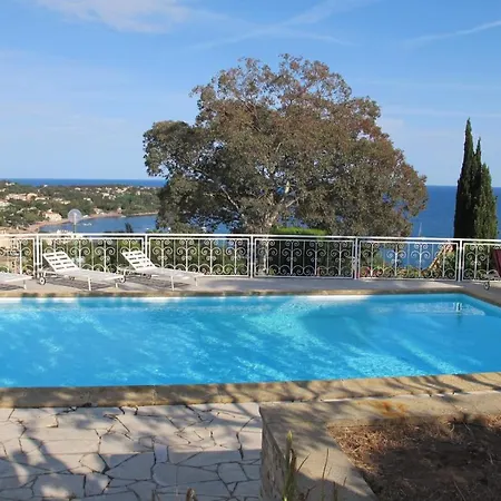 Villa 4 Chambres Vue Mer Et Piscine Dans Au Calme Sur Les Hauteur *