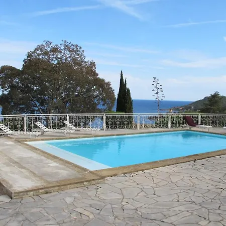 4 Chambres Vue Mer Et Piscine Dans Au Calme Sur Les Hauteur Villa Saint-Raphael (Var)