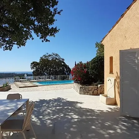 Villa 4 Chambres Vue Mer Et Piscine Dans Au Calme Sur Les Hauteur *