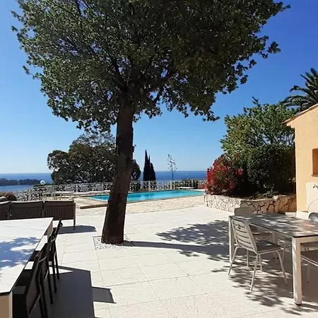 Villa 4 Chambres Vue Mer Et Piscine Dans Au Calme Sur Les Hauteur